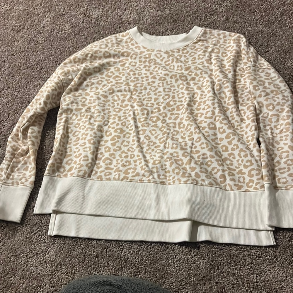 Women’s leopard print pullover